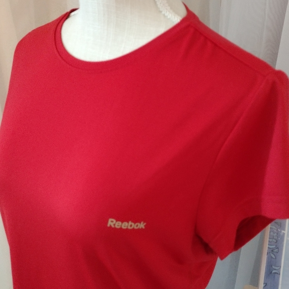 NWOT Reebok Play Dry Athletic Shirt. Size L - Picture 4 of 9
